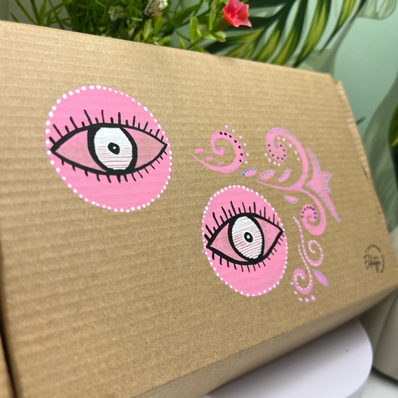 Flirty Jewelry Gift Set with Painted Box - Cute Christmas Jewelry Gift Set Box - Picture 9 of 15